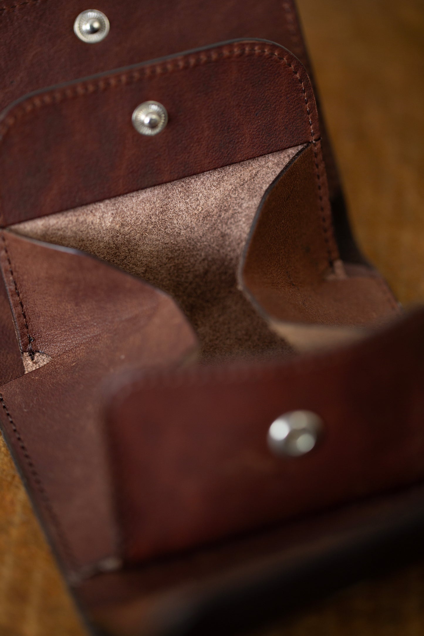 Mud dye deer suede wallet