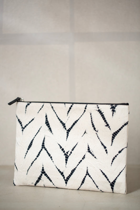 black / ivory organic cotton pouch M with shibori dyed pattern