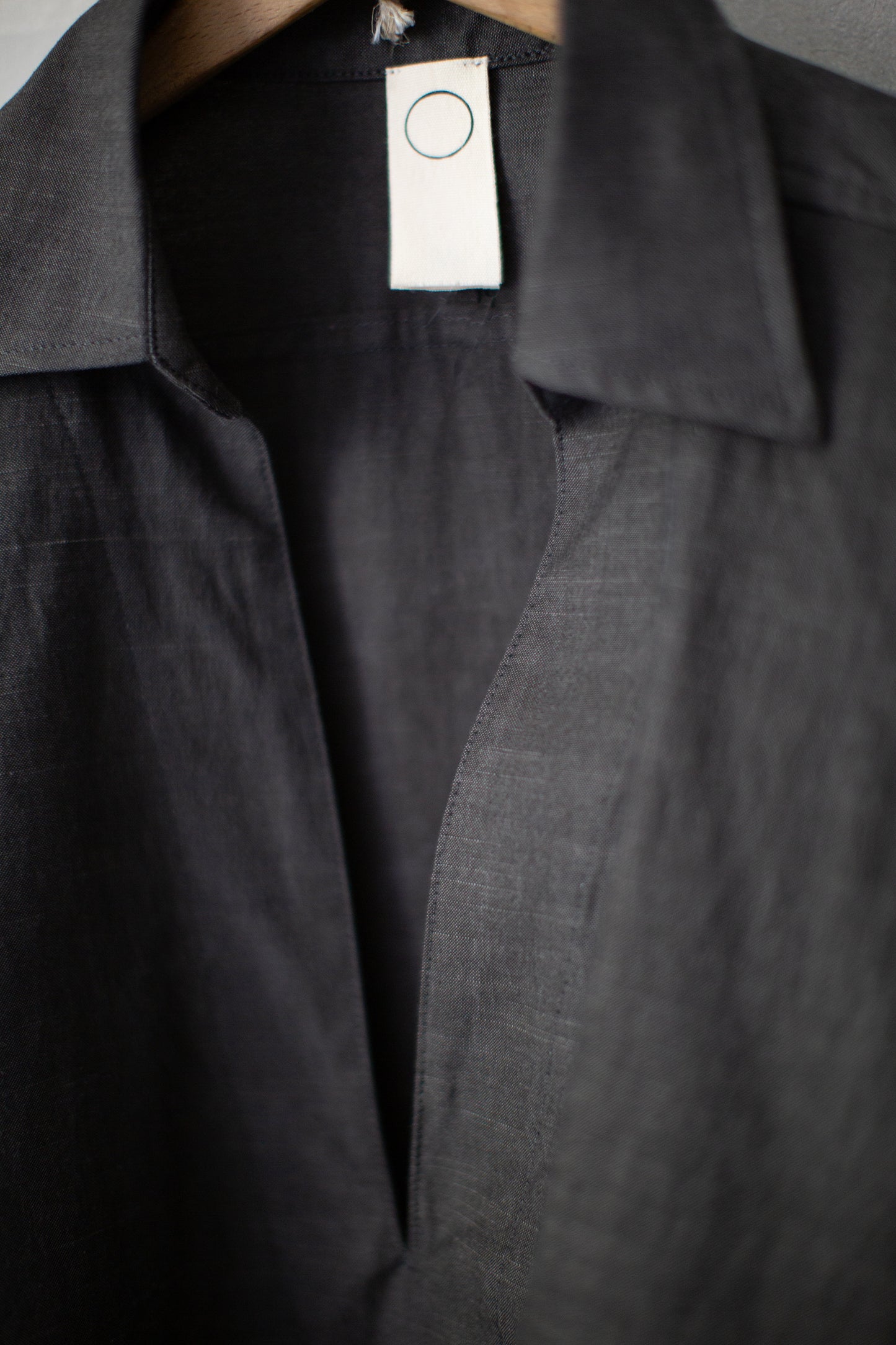 dark sumi slub cloth skipper shirt