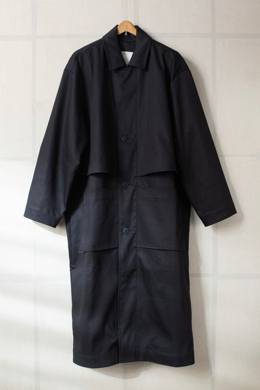 THE HUNTER COAT IN BONDED GABARDINE FLINT SAND