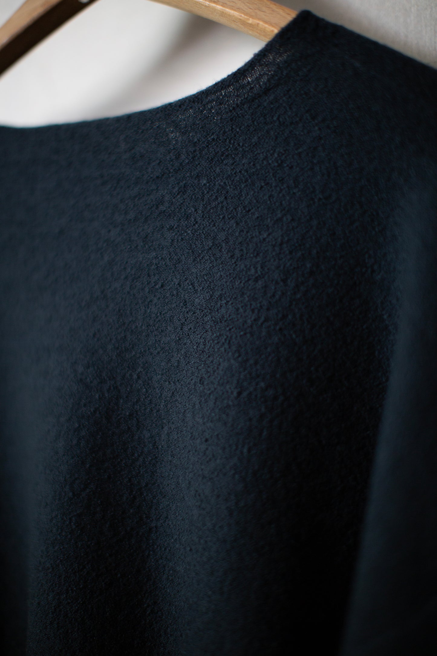 Seamless knitted & soft boiled crew neck sweater