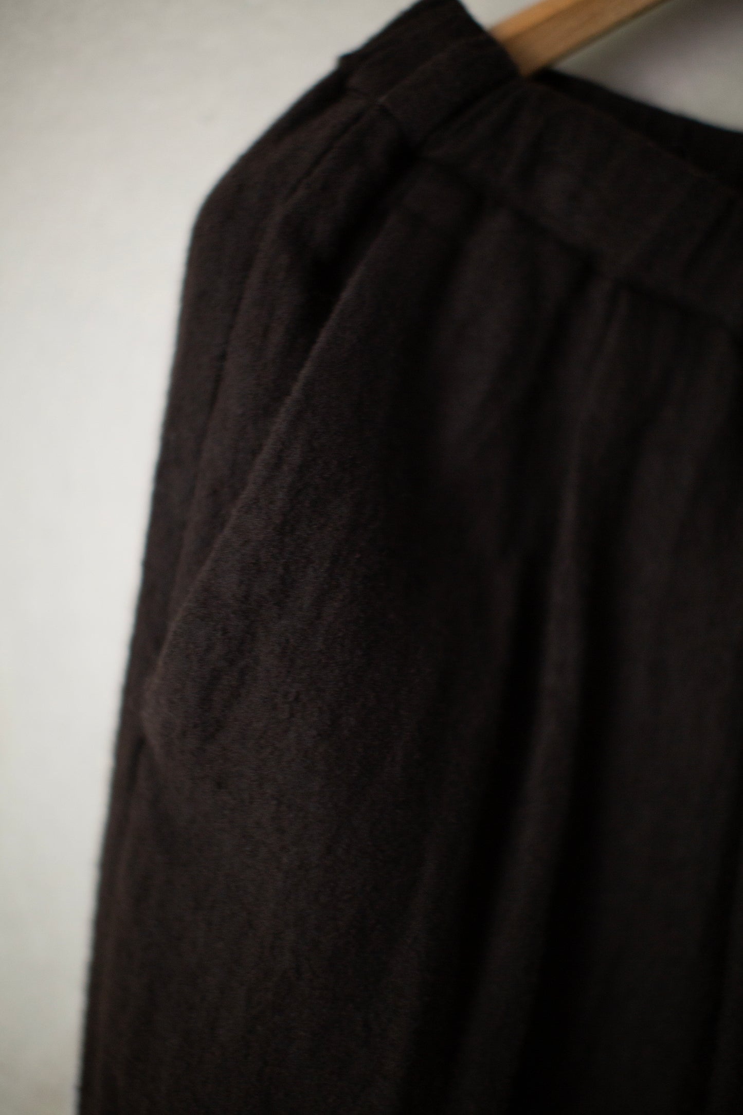 dark brown shrink double face double pleated easy tapered pants