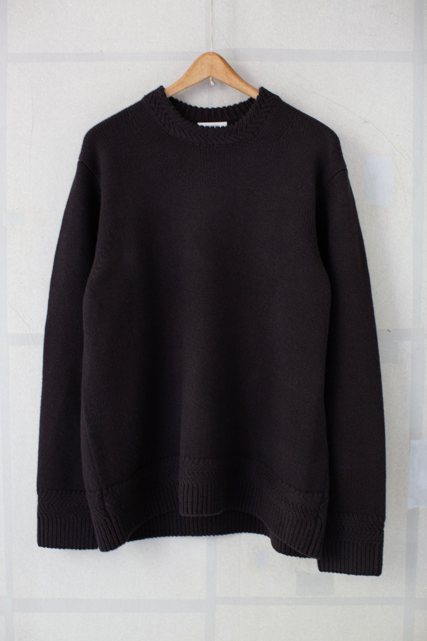 Dark brown cashmere crew neck pullover