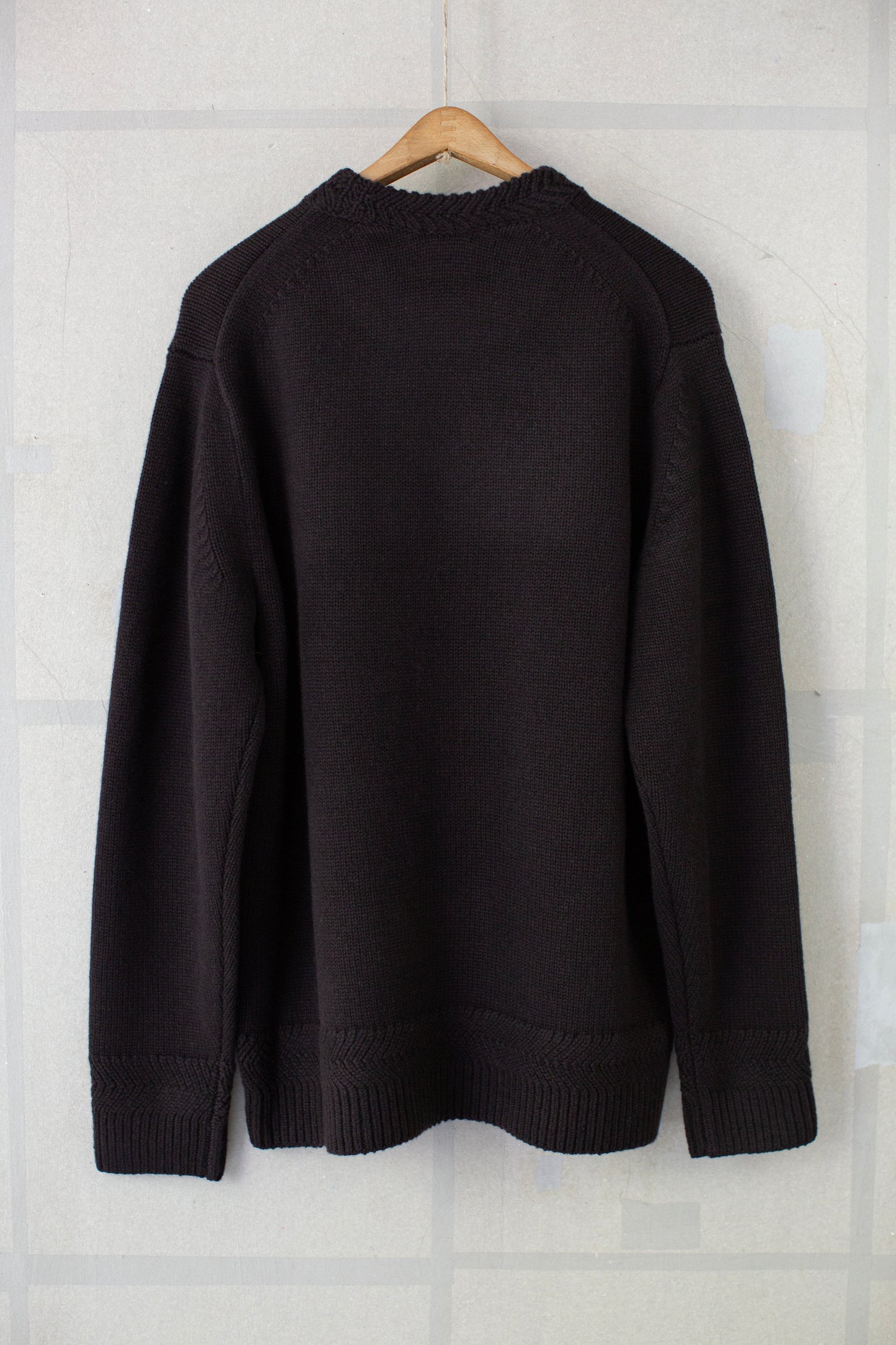 Dark brown cashmere crew neck pullover