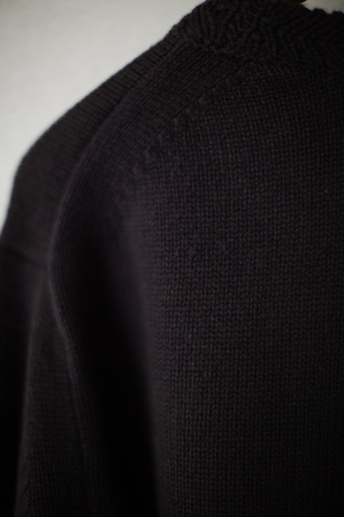 Dark brown cashmere crew neck pullover