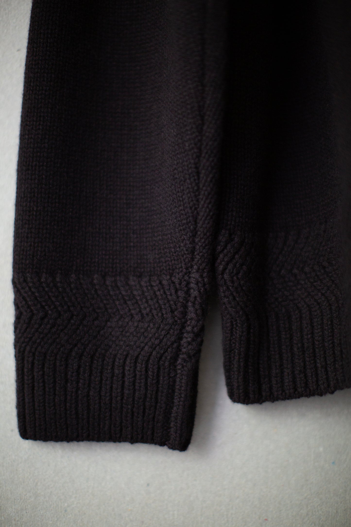 Dark brown cashmere crew neck pullover