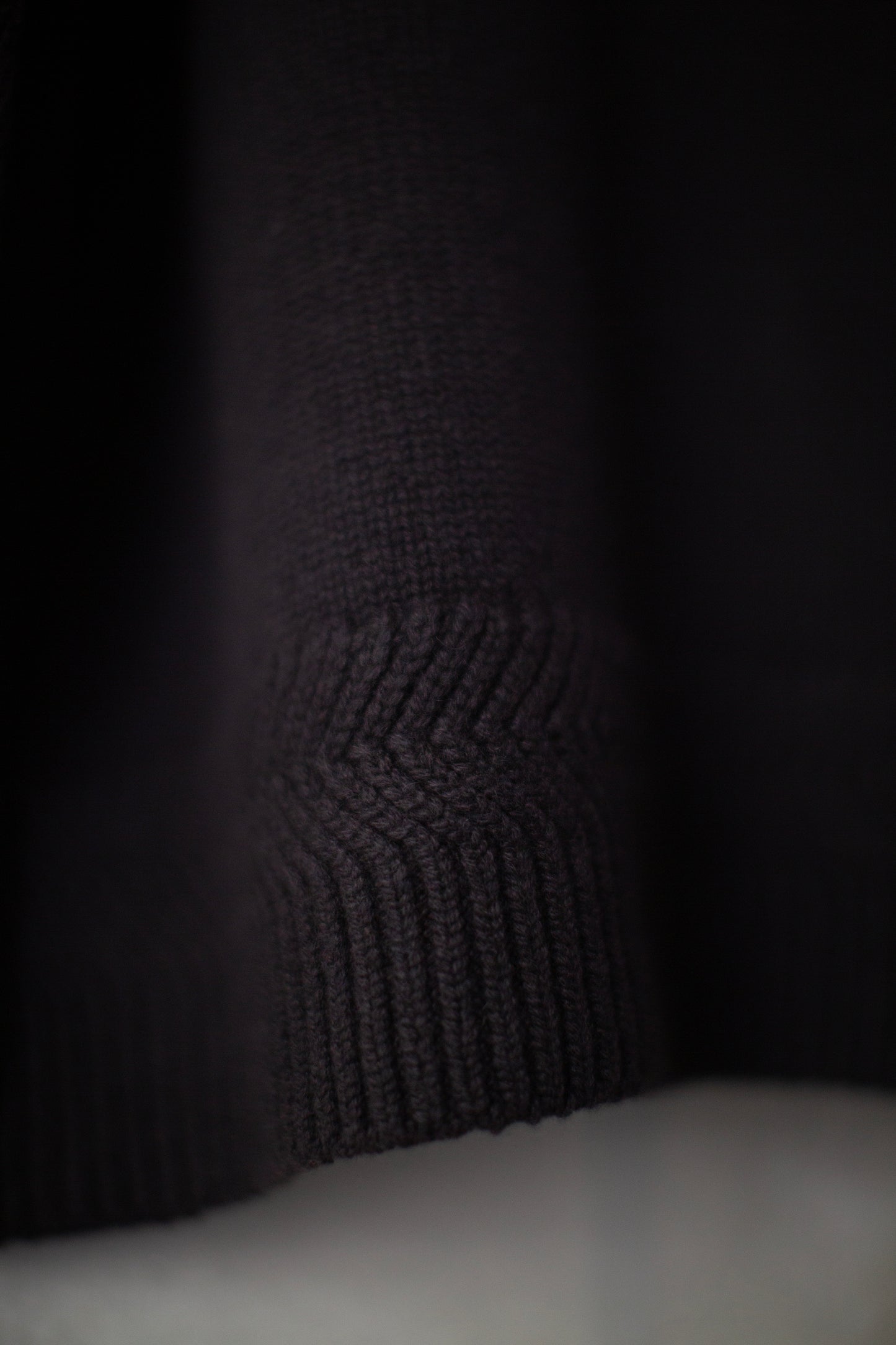 Dark brown cashmere crew neck pullover