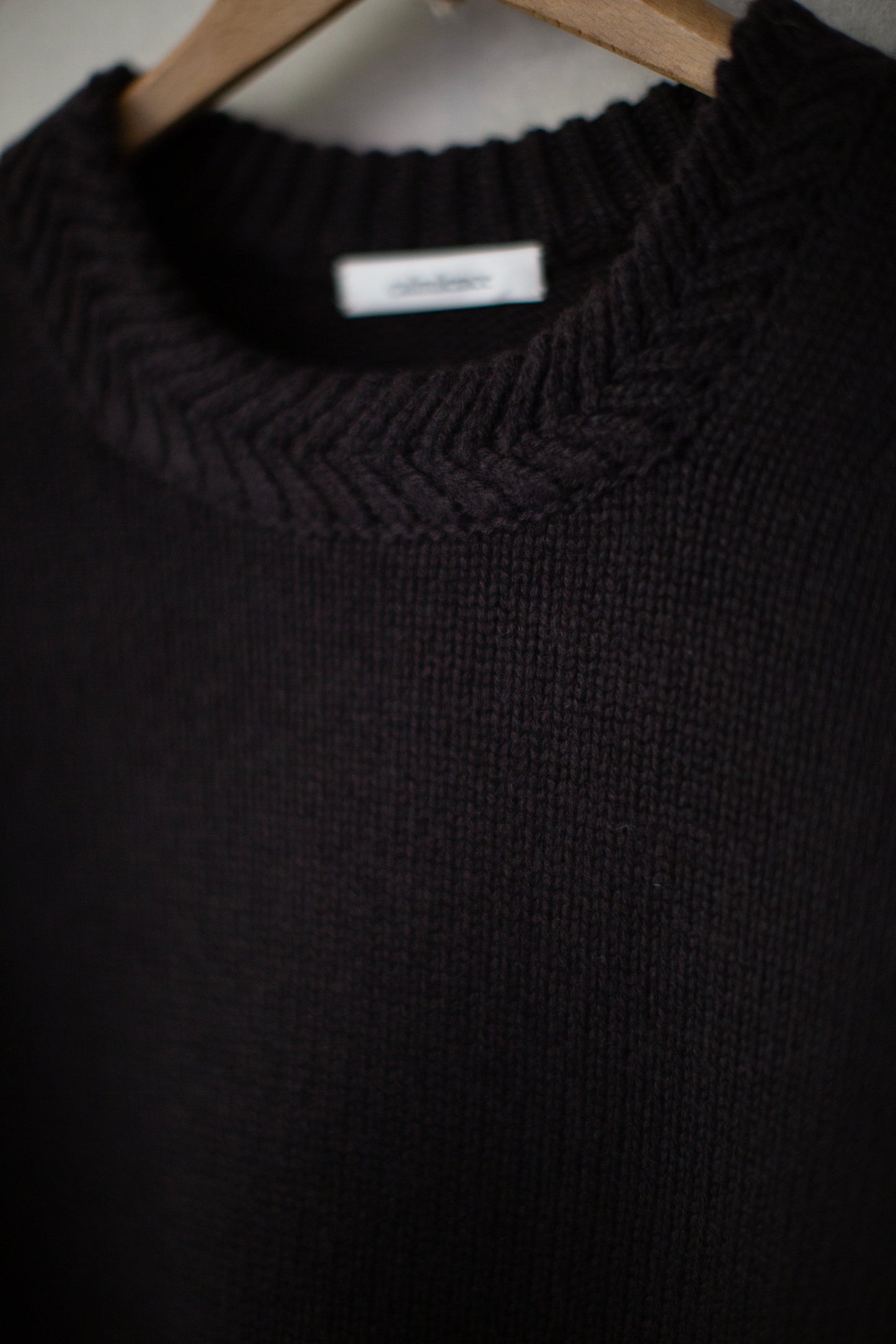 Dark brown cashmere crew neck pullover