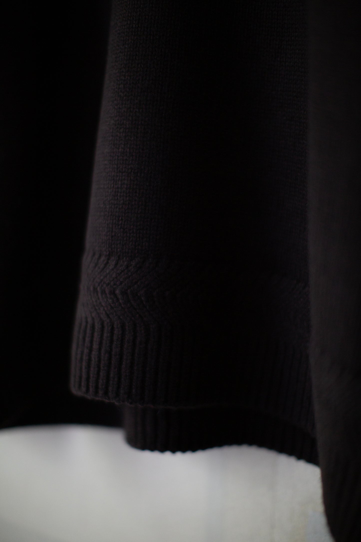 Dark brown cashmere crew neck pullover