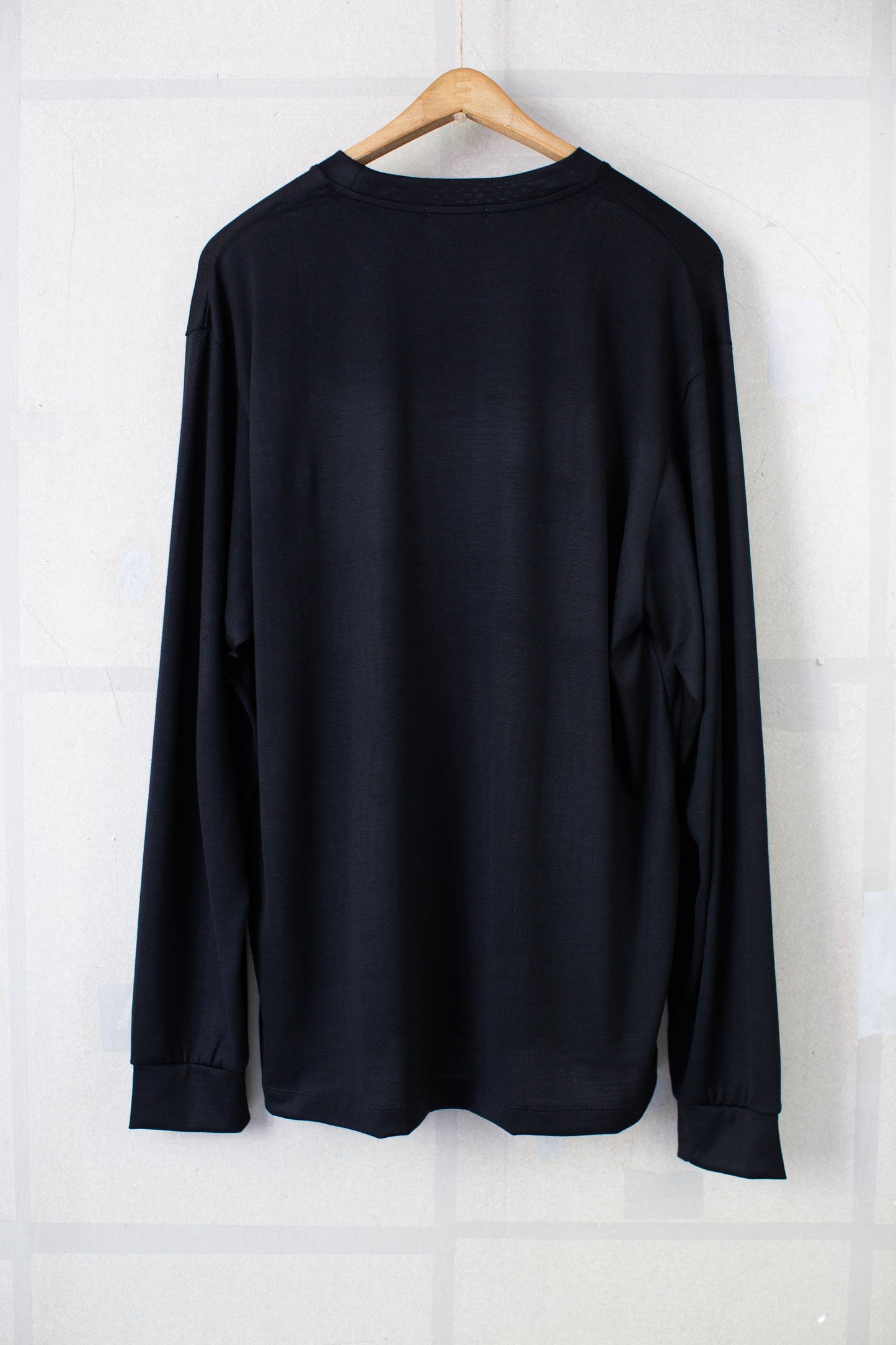 black super 180 wool jersey crew neck longsleeve t-shirt