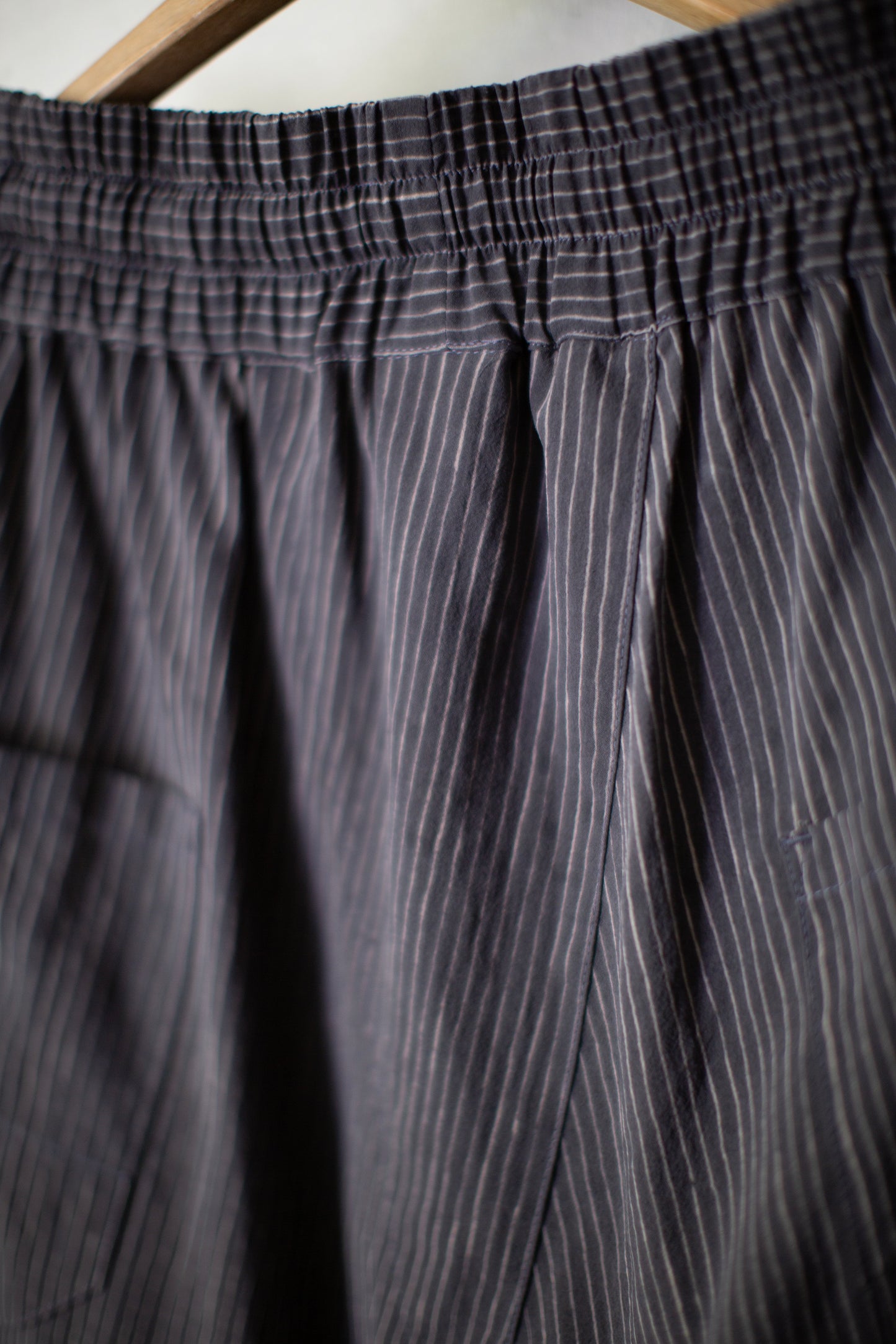 TROUSERS#91 - CREPE COTTON SHIRTING GALLNUT BLACK