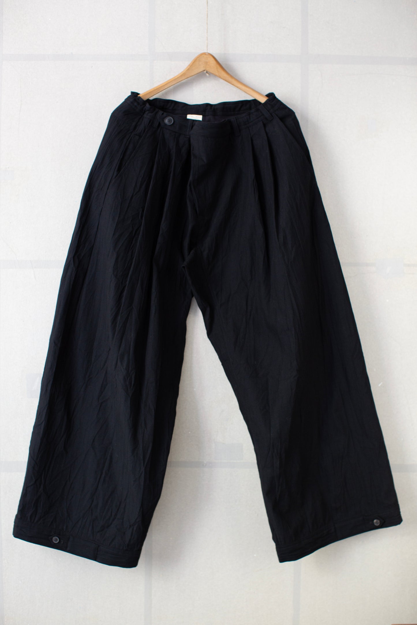 TROUSERS#87 - WRINKLE COTTON BLACK STRIPED