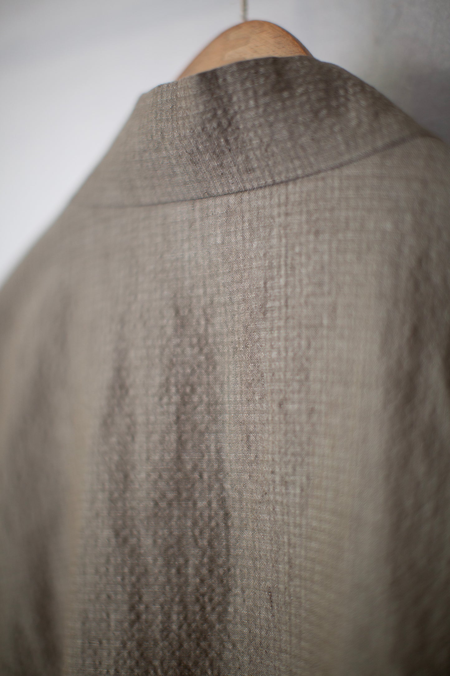 Taupe unevenly dyed cotton linen seersucker shirt