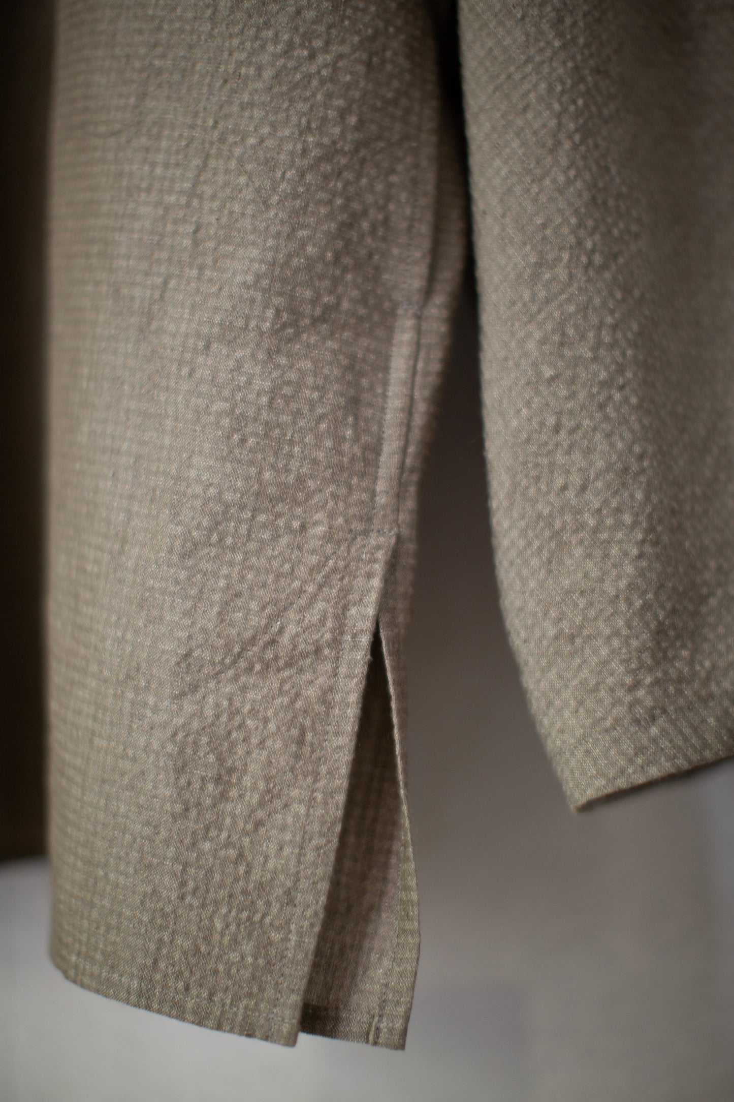 Taupe unevenly dyed cotton linen seersucker shirt