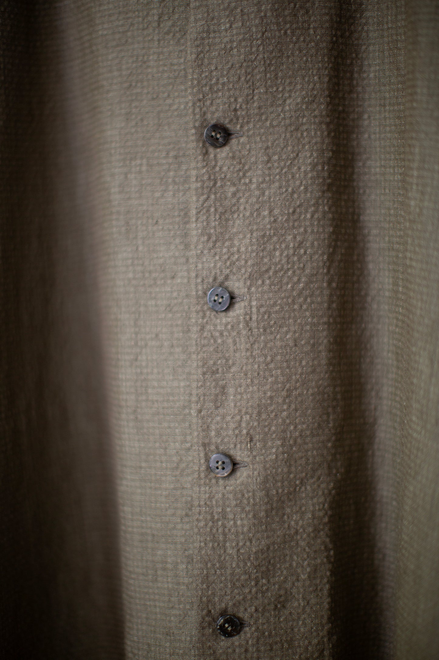 Taupe unevenly dyed cotton linen seersucker shirt