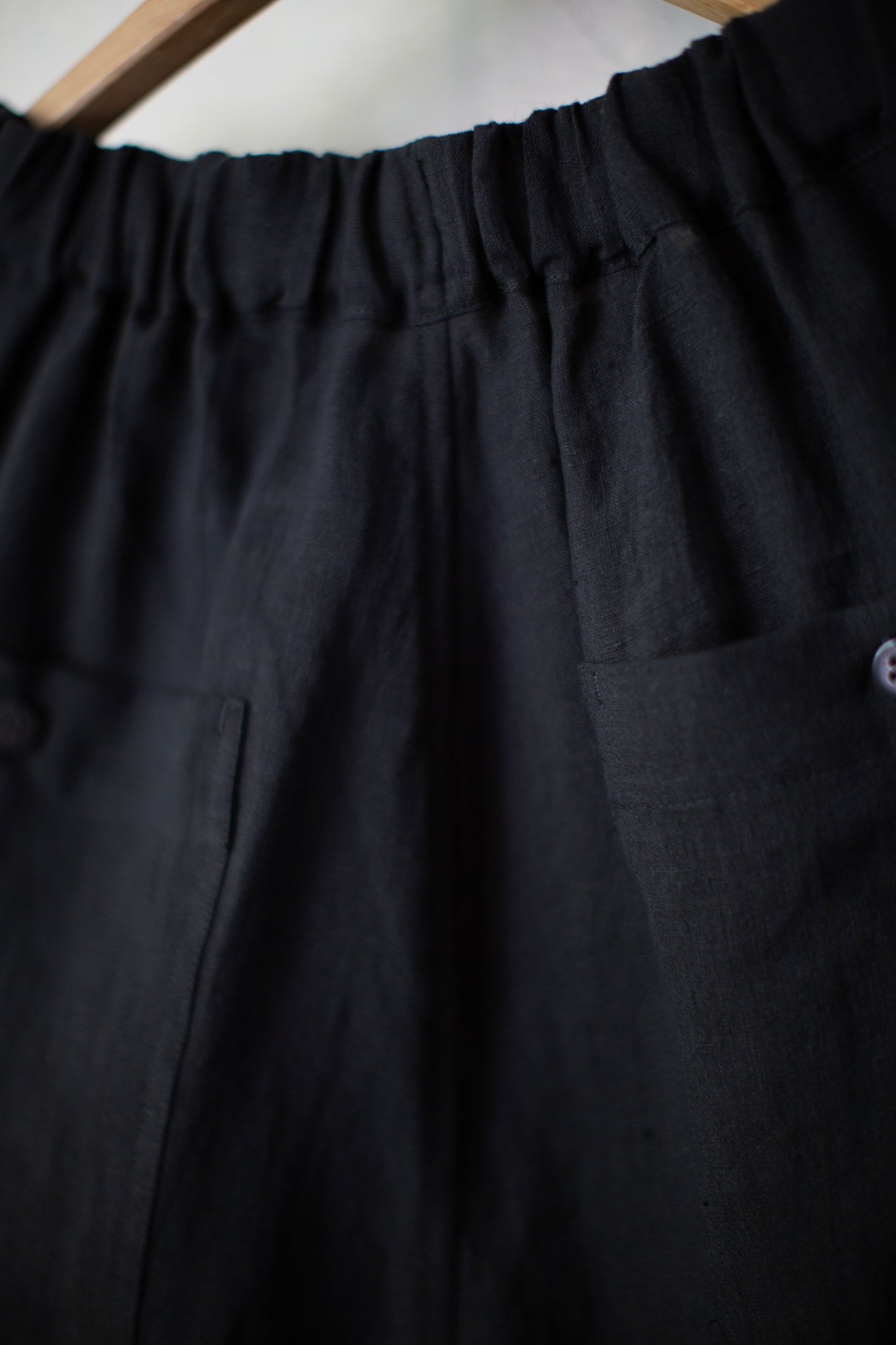 Black loose linen shorts