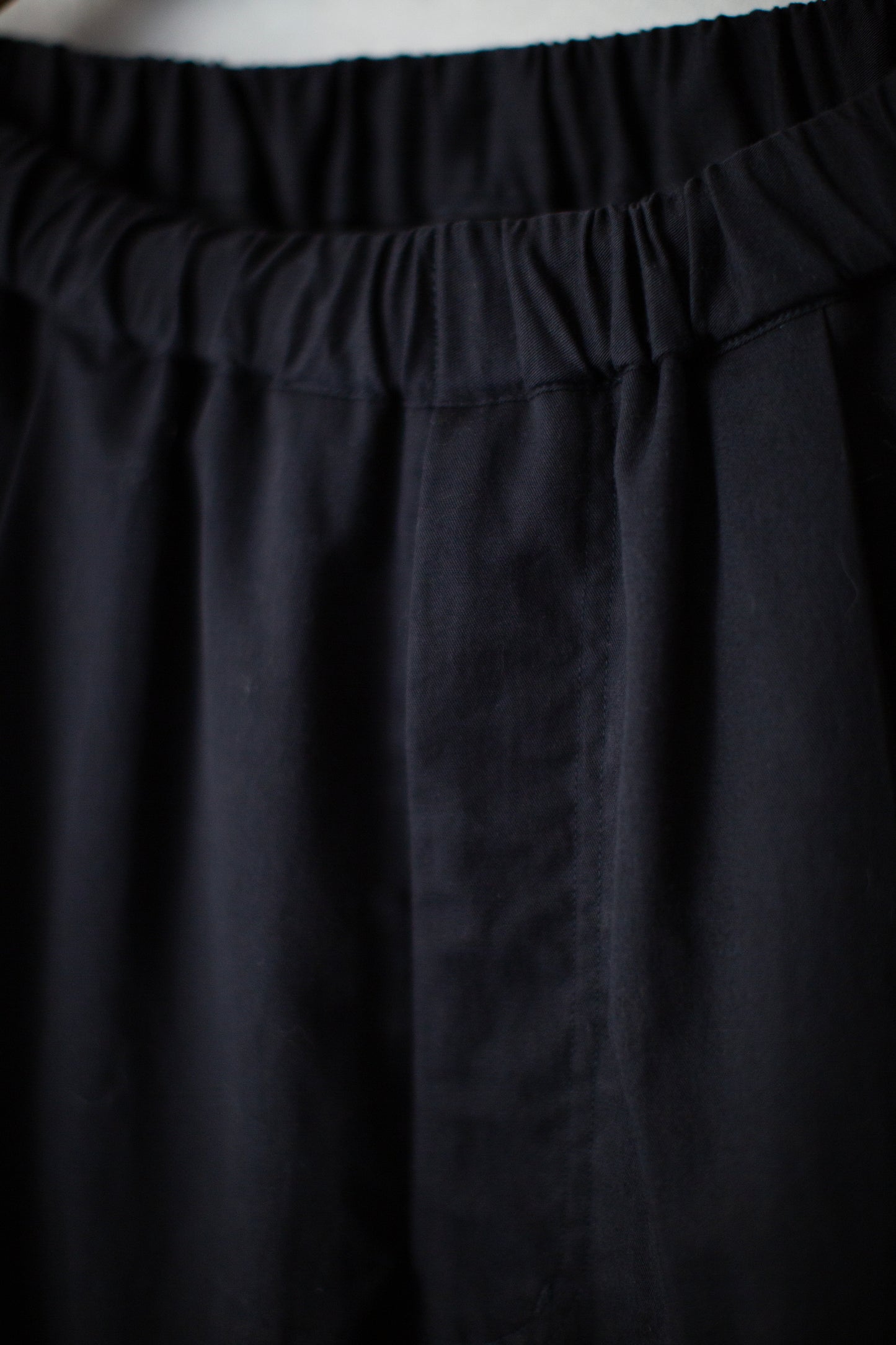 Black wide balloon two layers trousers