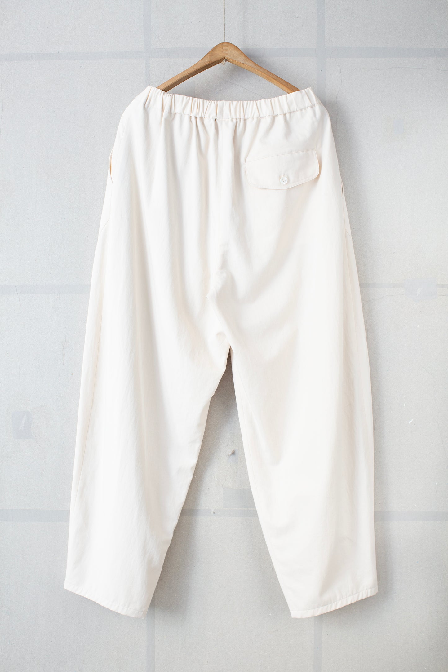 Off white wide balloon two layers trousers