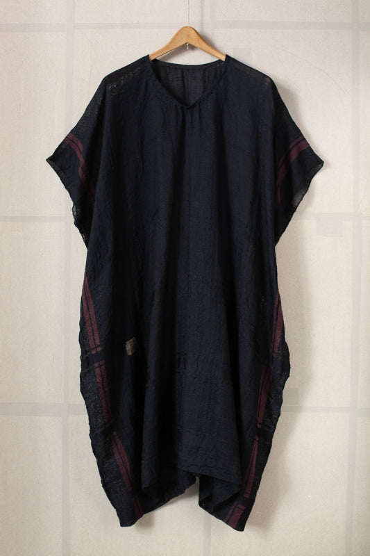 golden dragon V - a black smock tunic