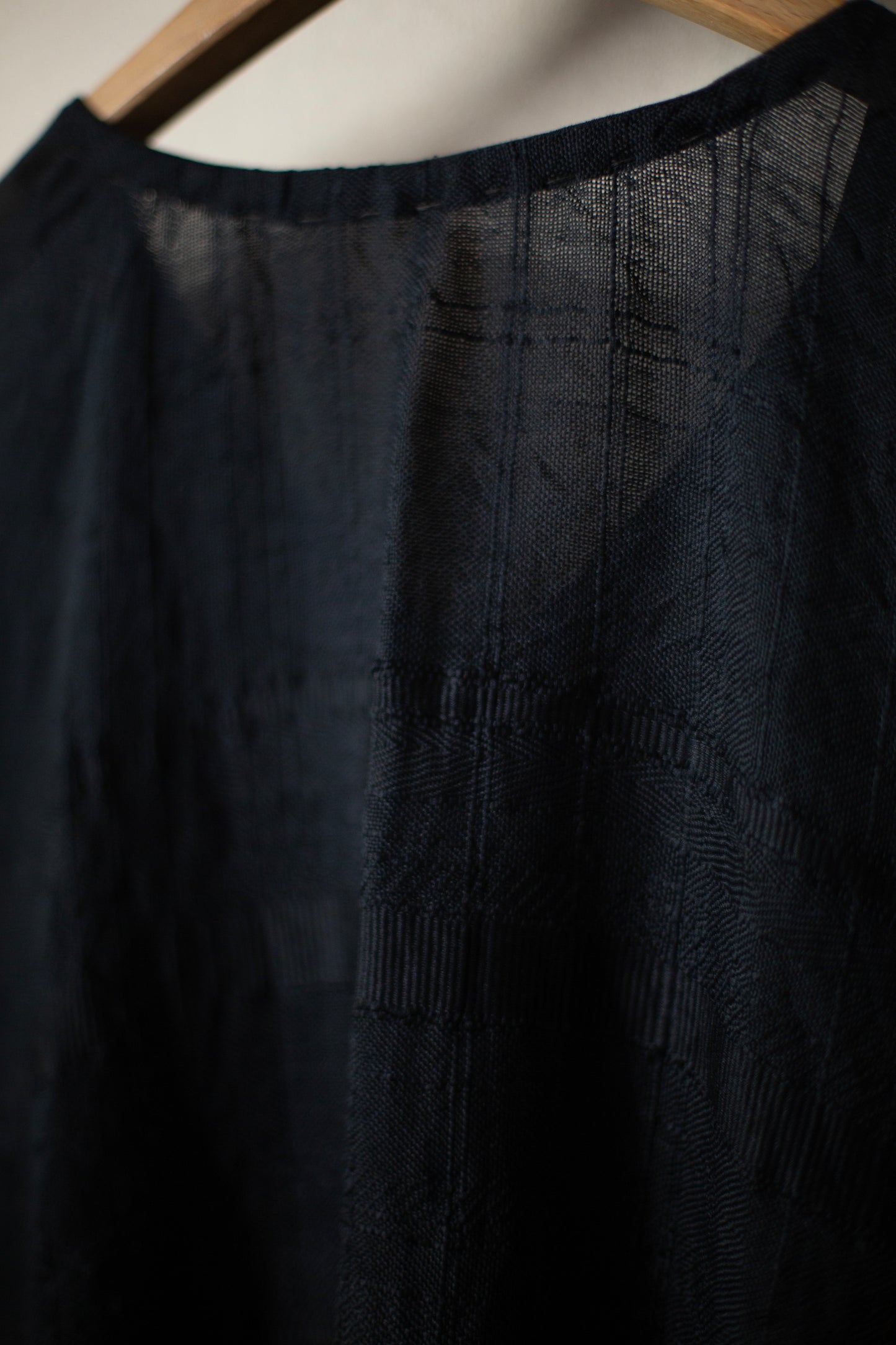 golden dragon V - a black smock tunic