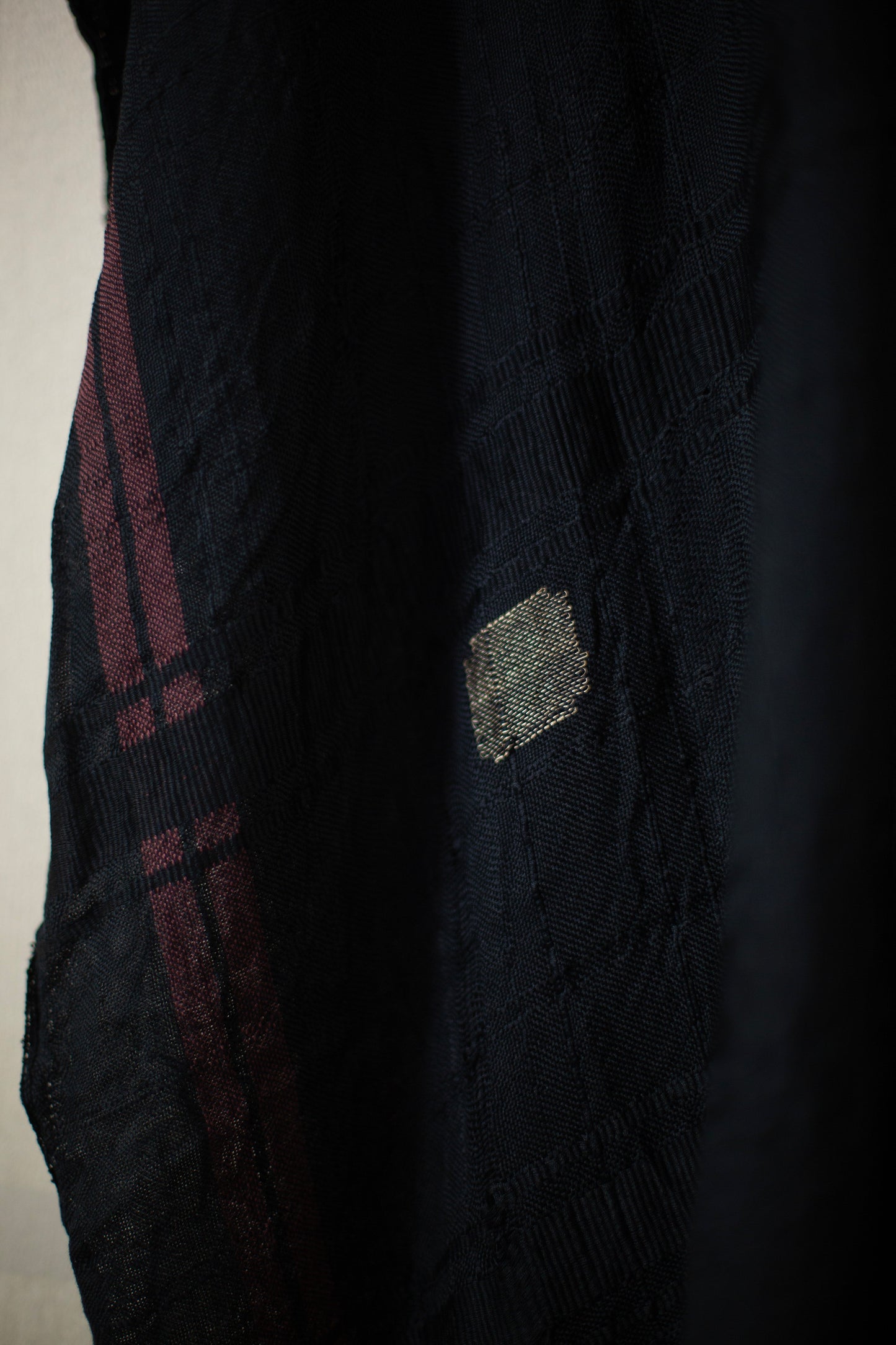 golden dragon V - a black smock tunic