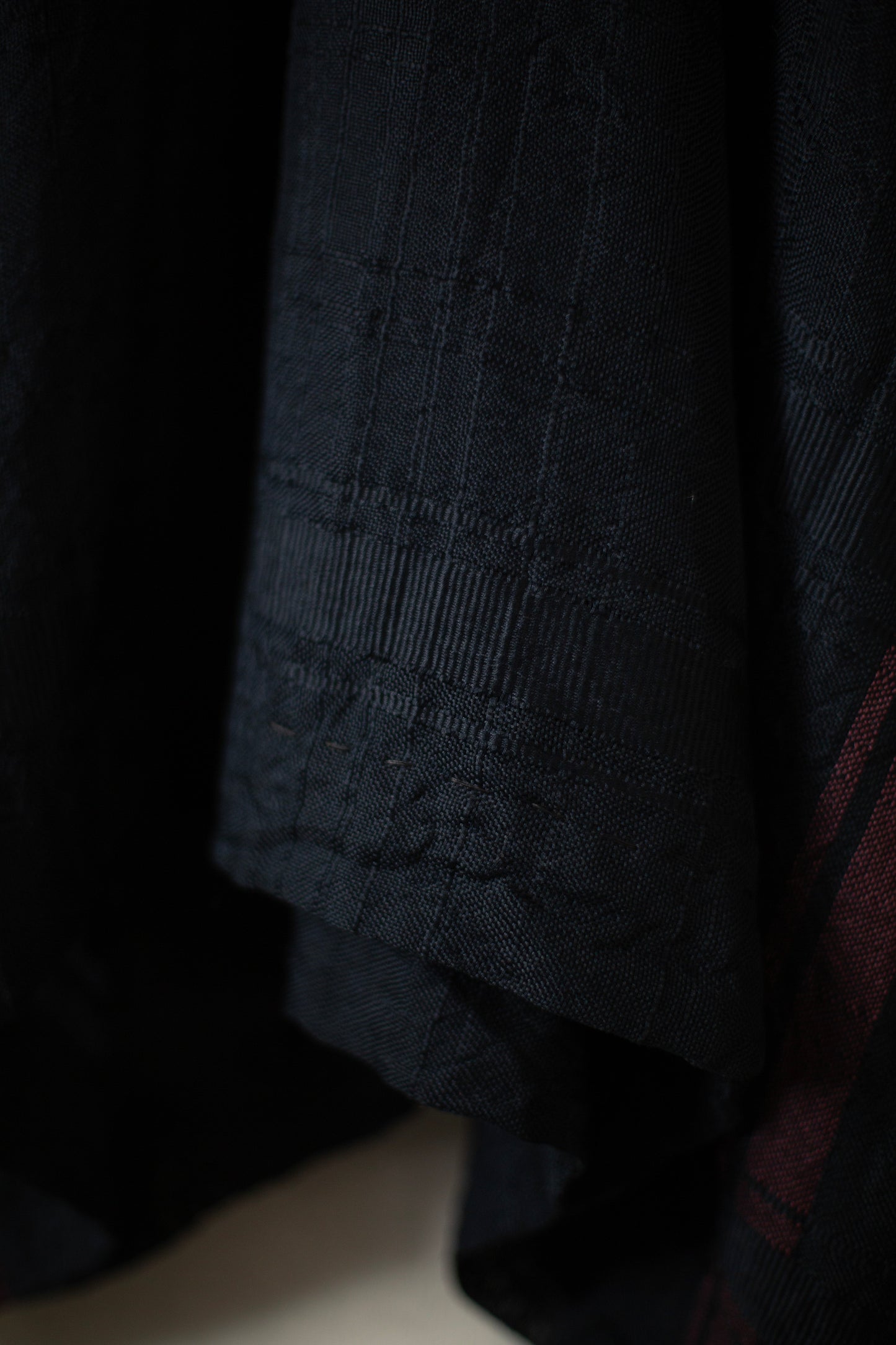 golden dragon V - a black smock tunic