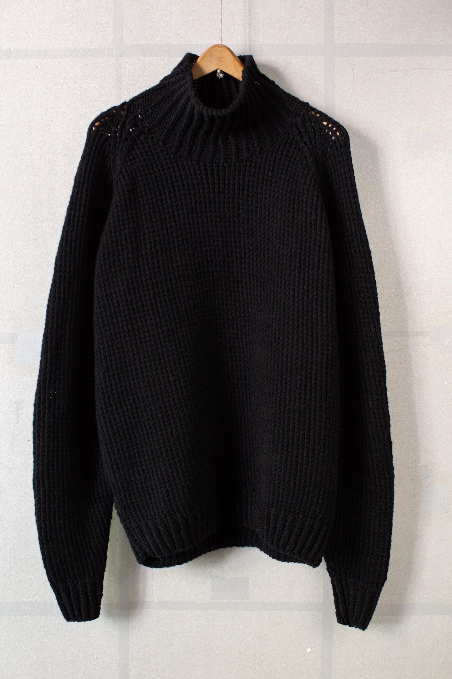 KNIT#68 - BLACK YAK WOOL