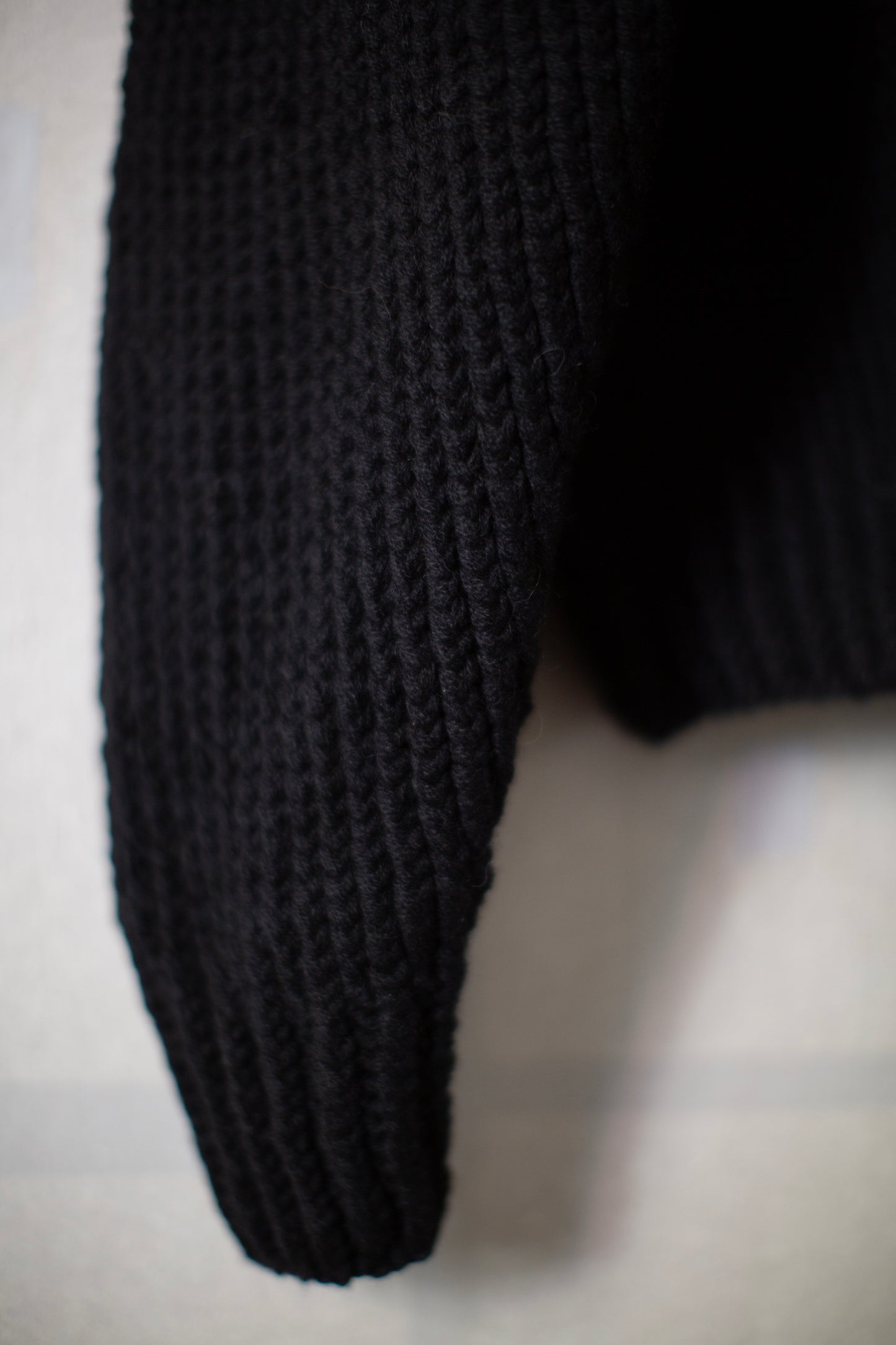KNIT#68 - BLACK YAK WOOL