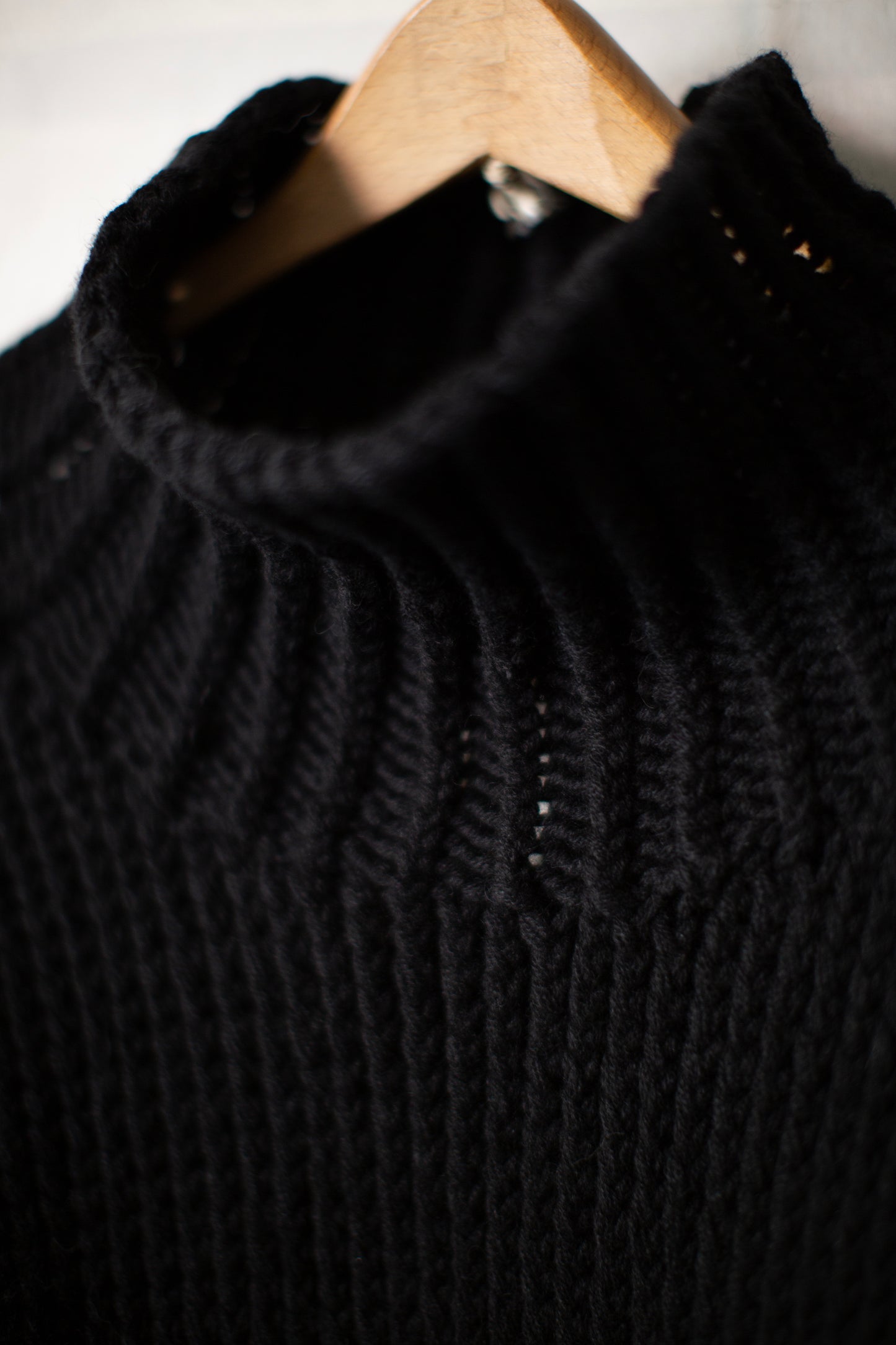 KNIT#68 - BLACK YAK WOOL