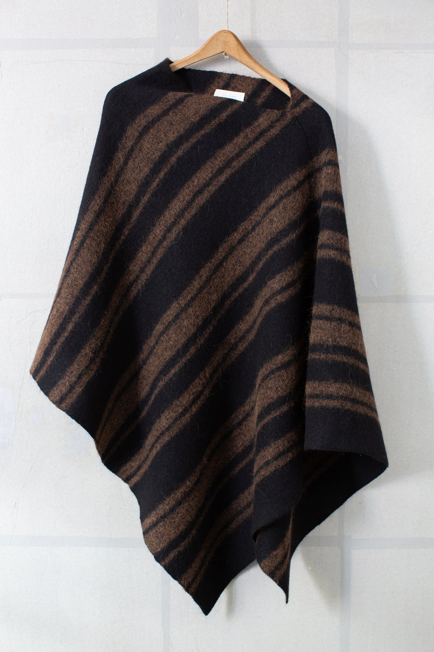 Rust marl/Black banded poncho