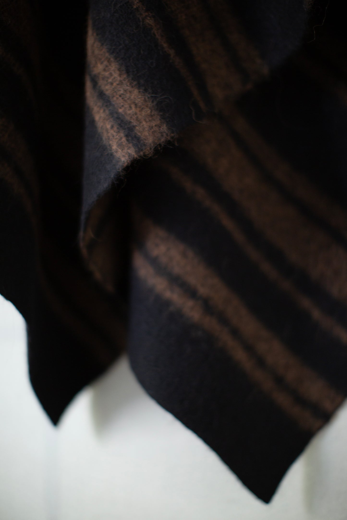 Rust marl/Black banded poncho
