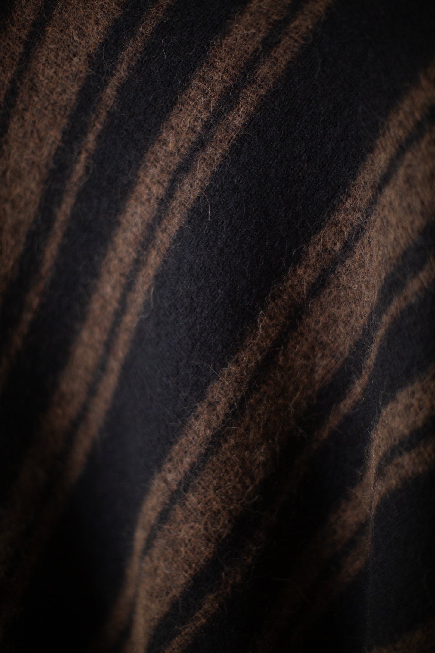 Rust marl/Black banded poncho
