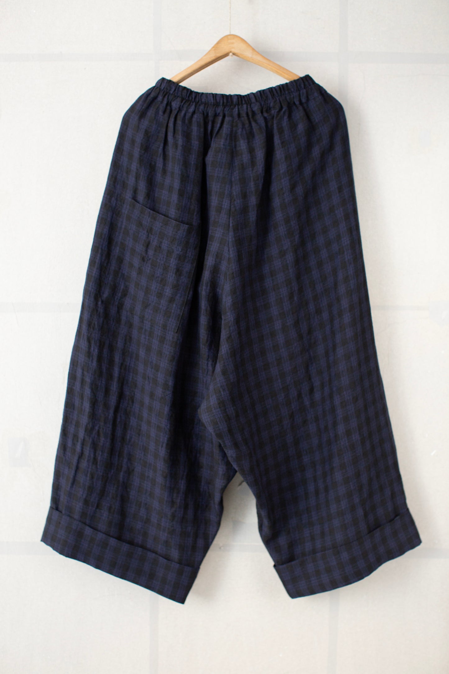 THE BAKER TROUSER IN LINEN CHECK MIDNIGHT