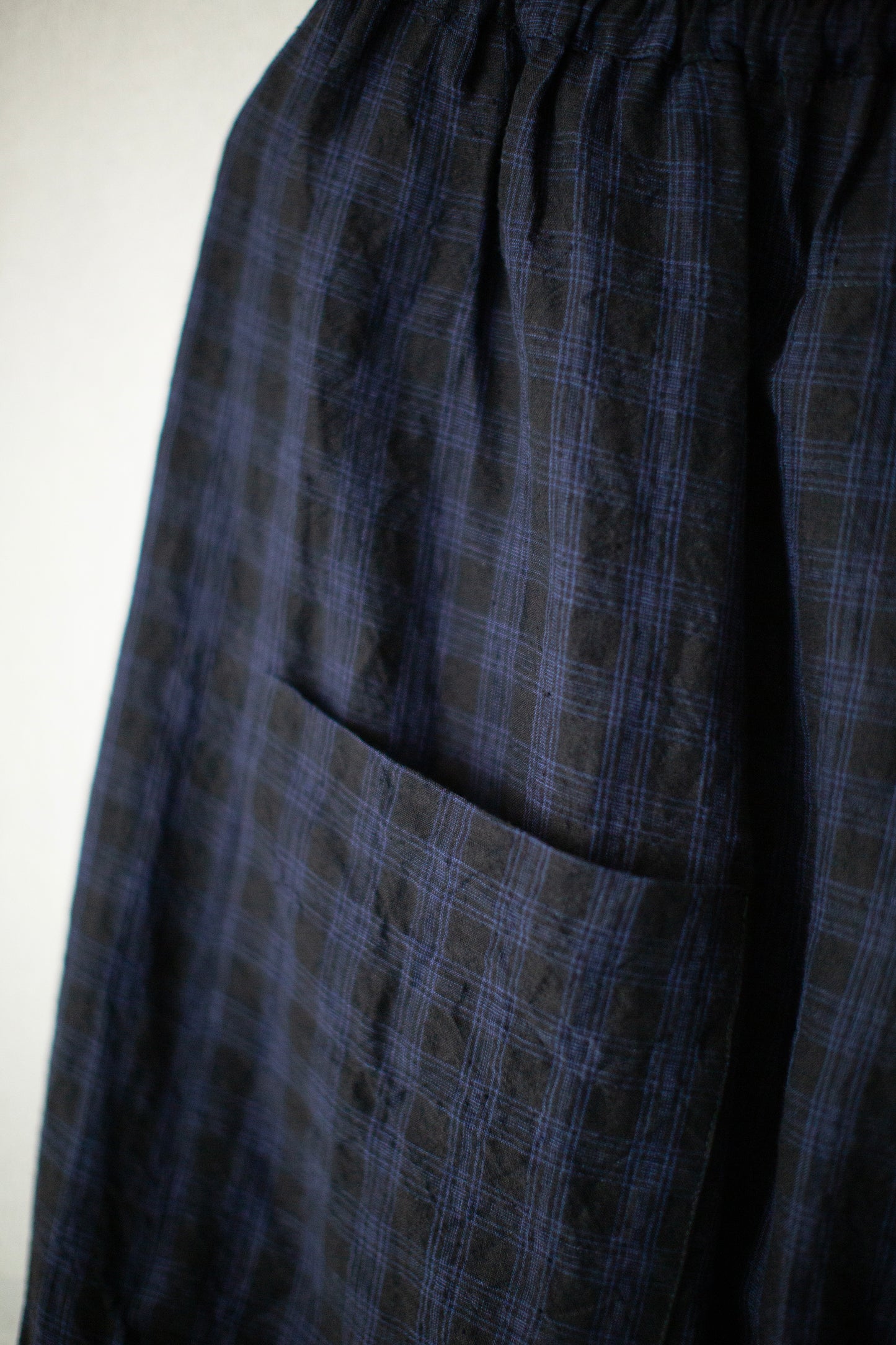 THE BAKER TROUSER IN LINEN CHECK MIDNIGHT