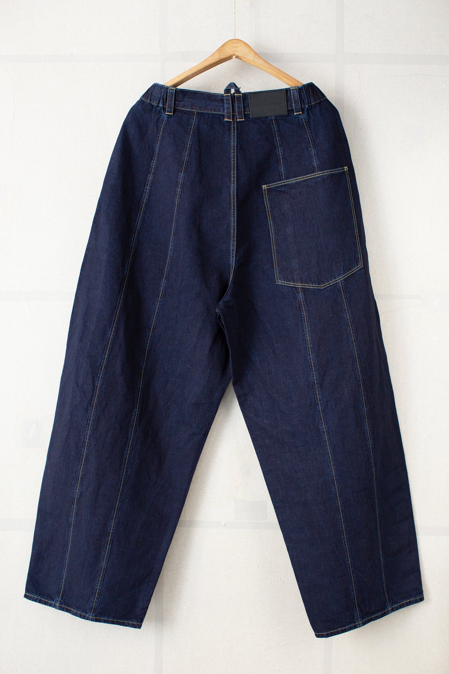 THE HIKER JEAN IN RINSED DENIM INDIGO