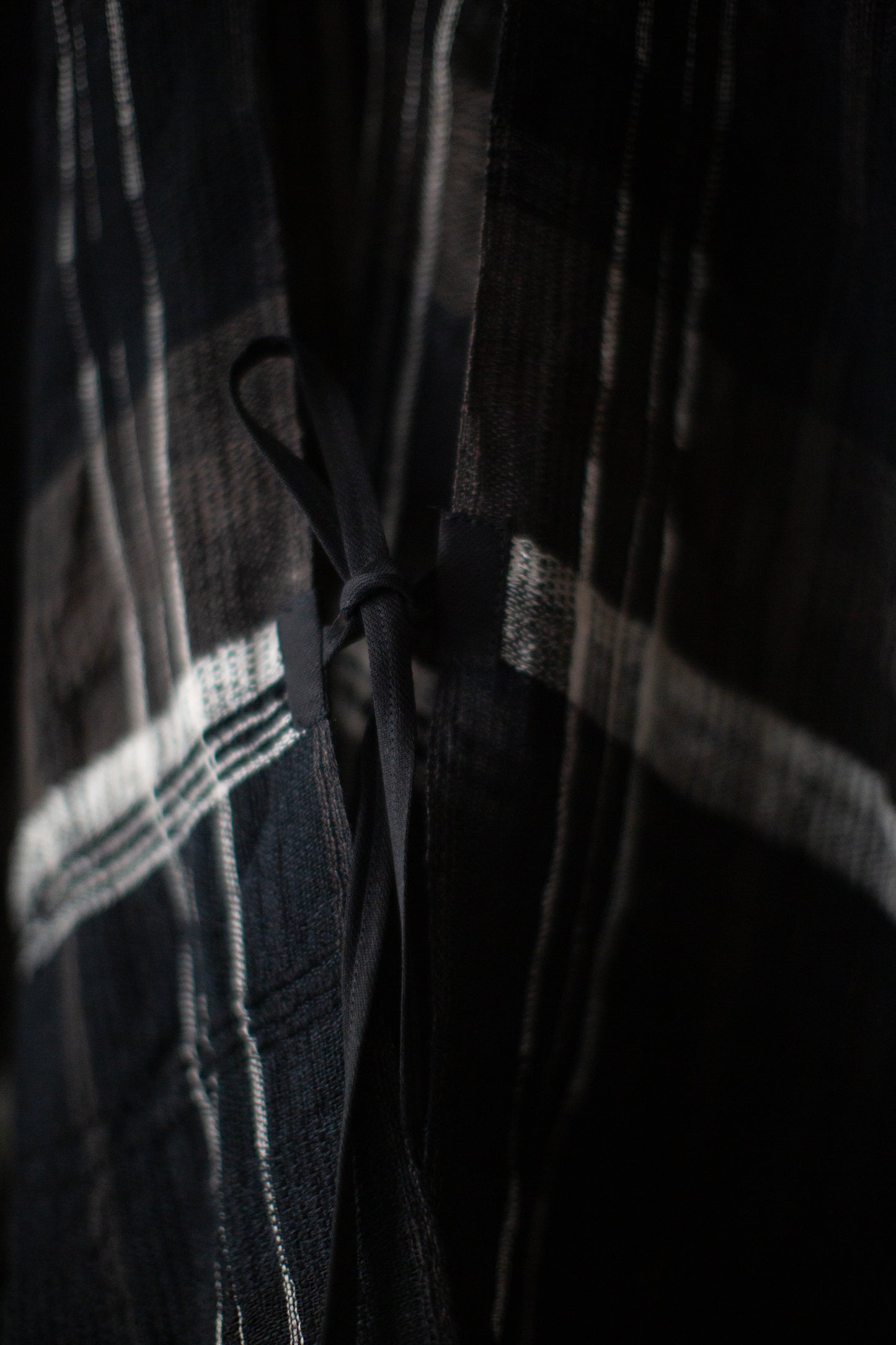 ROBE#2 - HANDWOVEN BLACK BROWN NATURAL