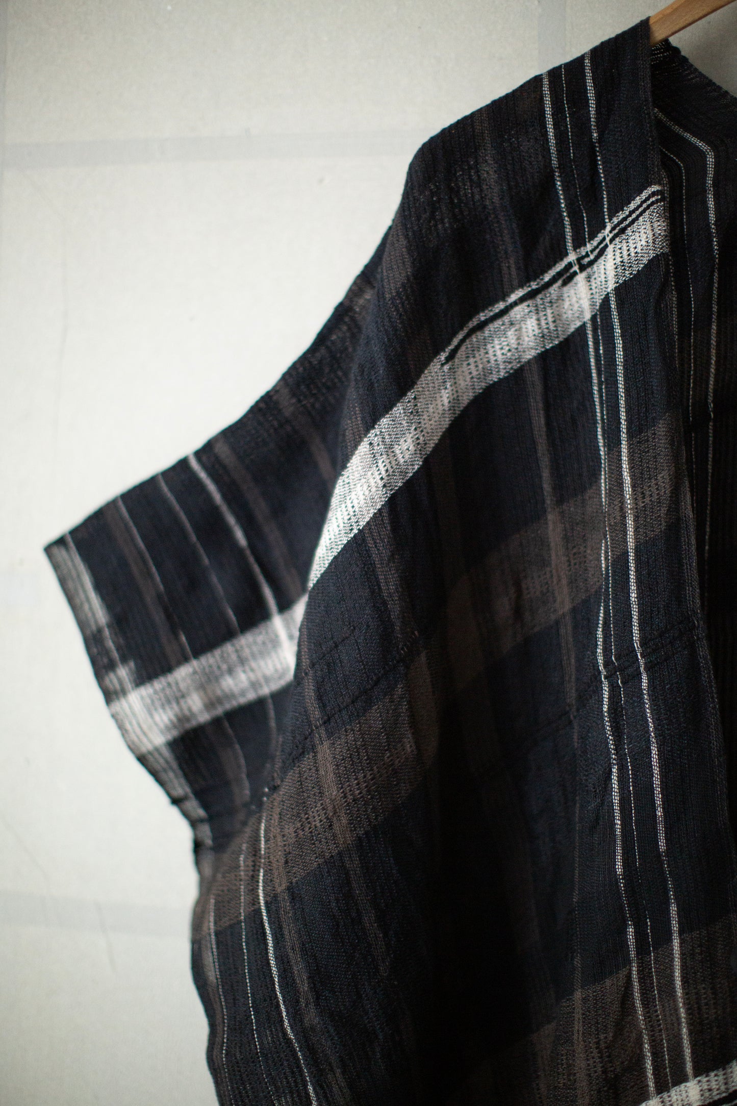 ROBE#2 - HANDWOVEN BLACK BROWN NATURAL