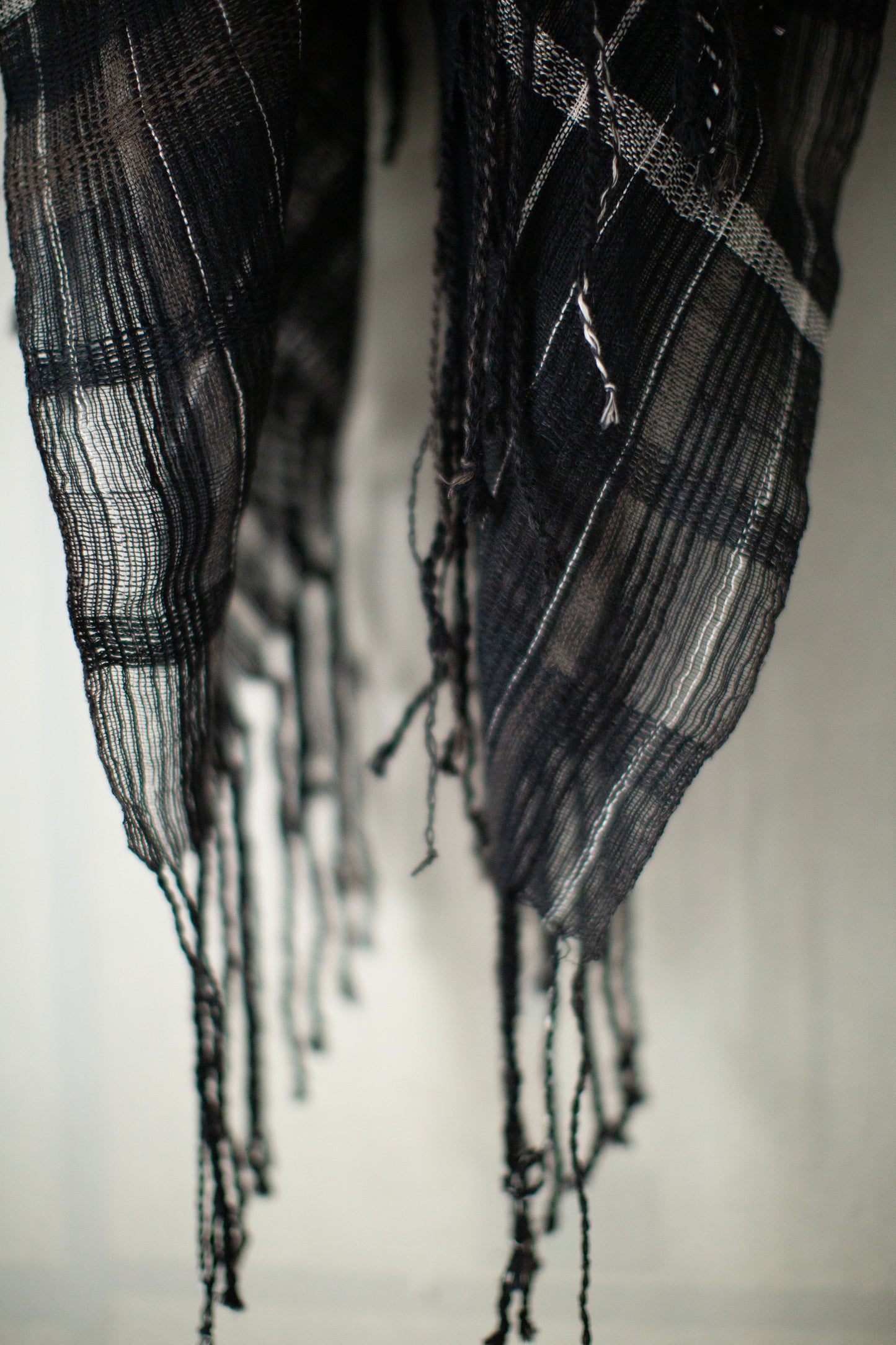 SCARF#41 - HANDWOVEN BLACK BROWN NATURAL