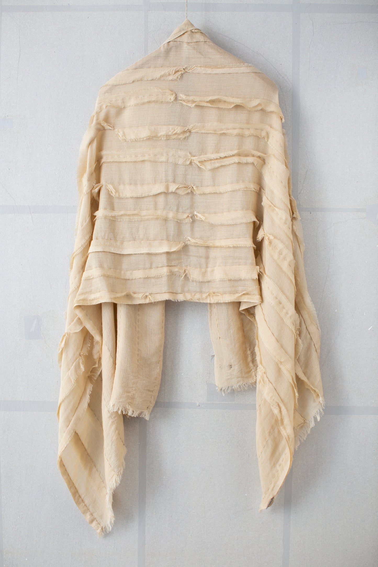 Straw Feather Raw Scarf