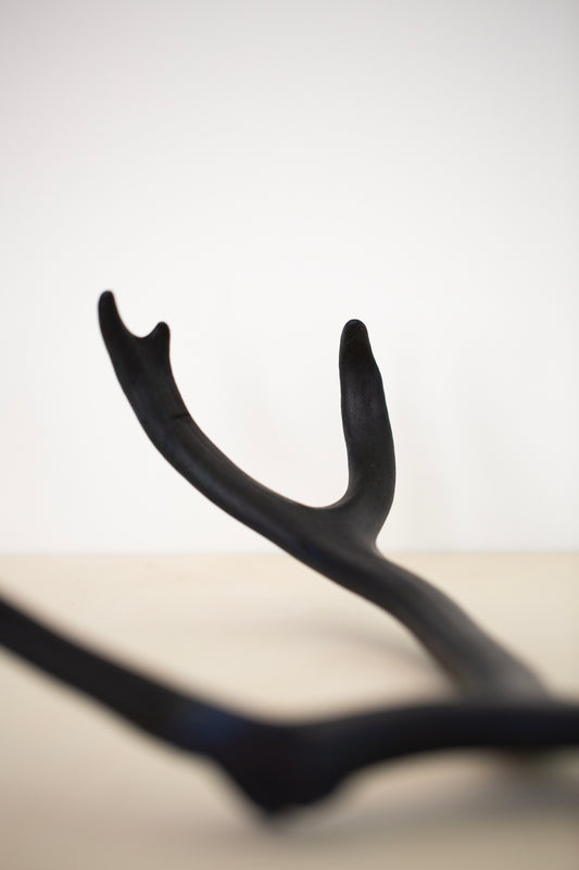 indigo dyed reindeer antler sculpture Rune Tuerlinkcx