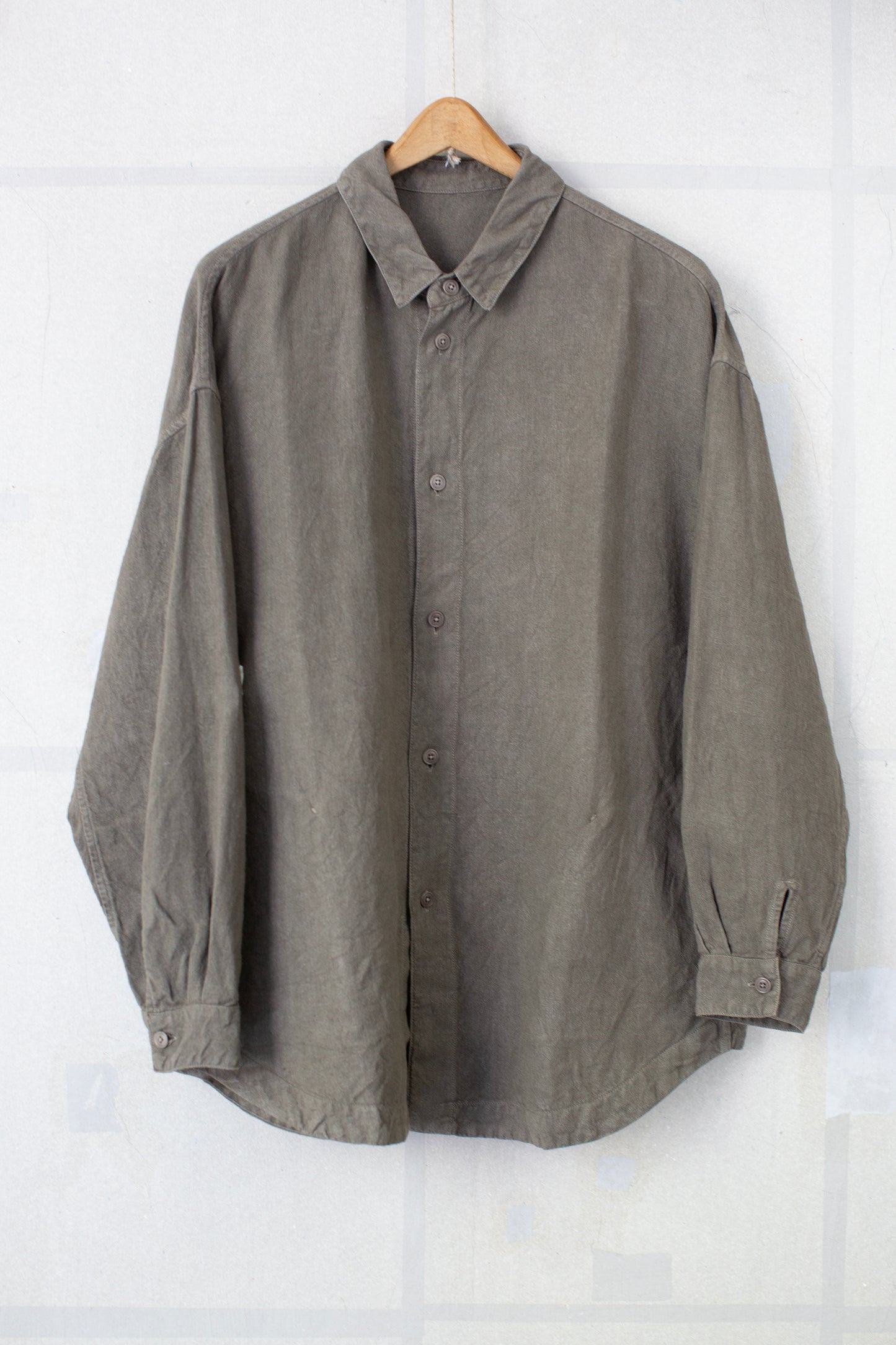 Big shirt jacket in dark mugwort brushed hemp