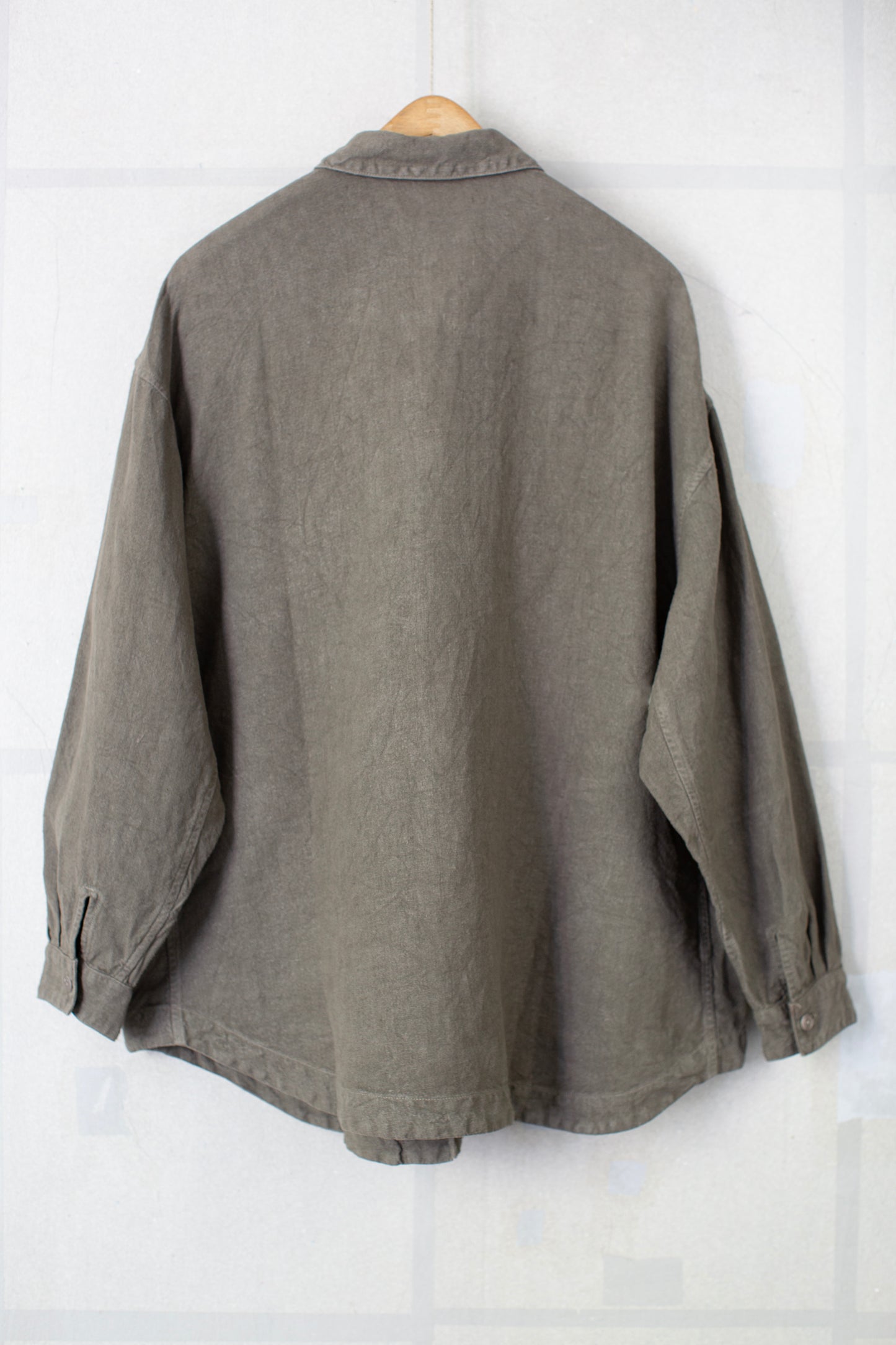 Big shirt jacket in dark mugwort brushed hemp