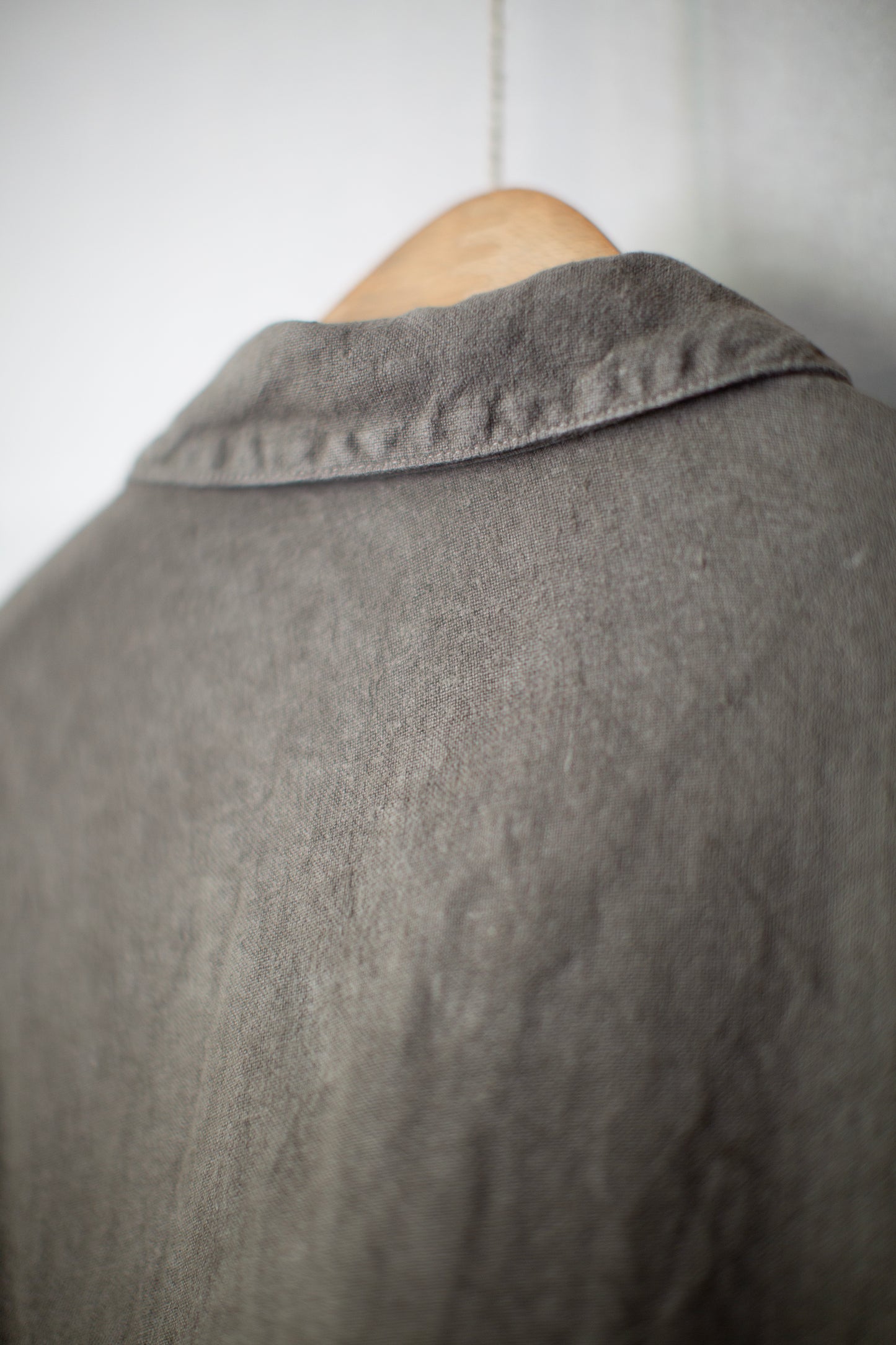 Big shirt jacket in dark mugwort brushed hemp
