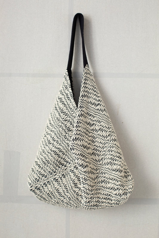 BAG#36 - BROKEN WAVES BLACK AND WHITE