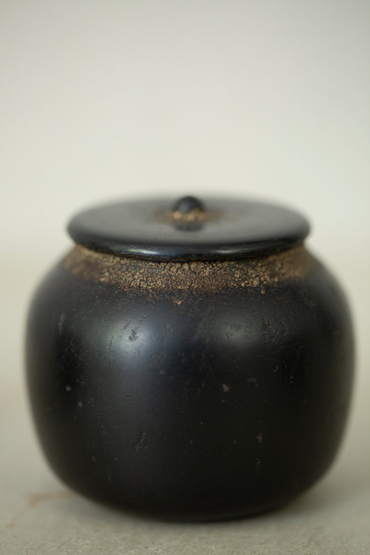 Small Ceramic container by Kenta Anzai