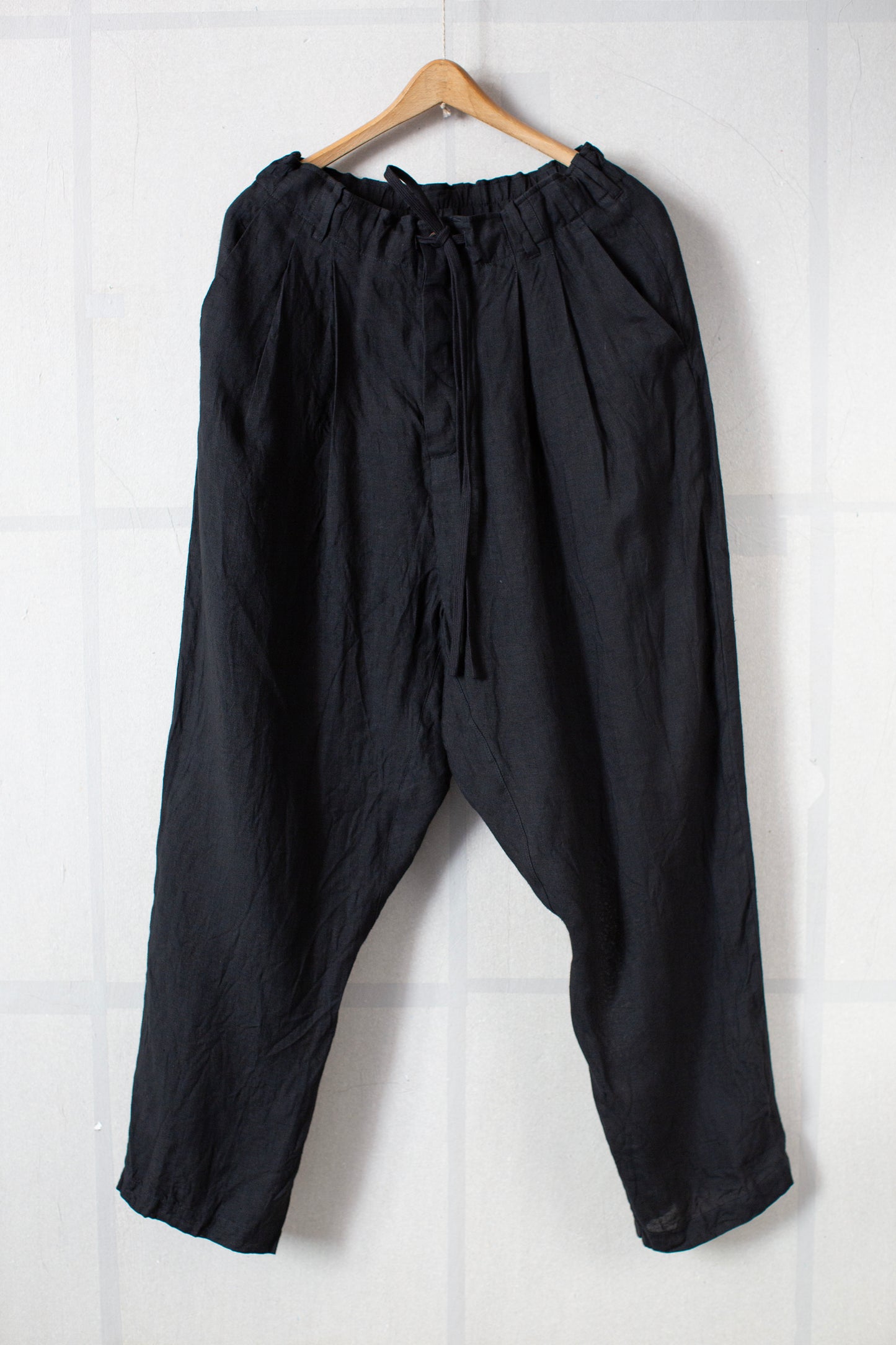 Black Two-Tucked Sarouel Pants