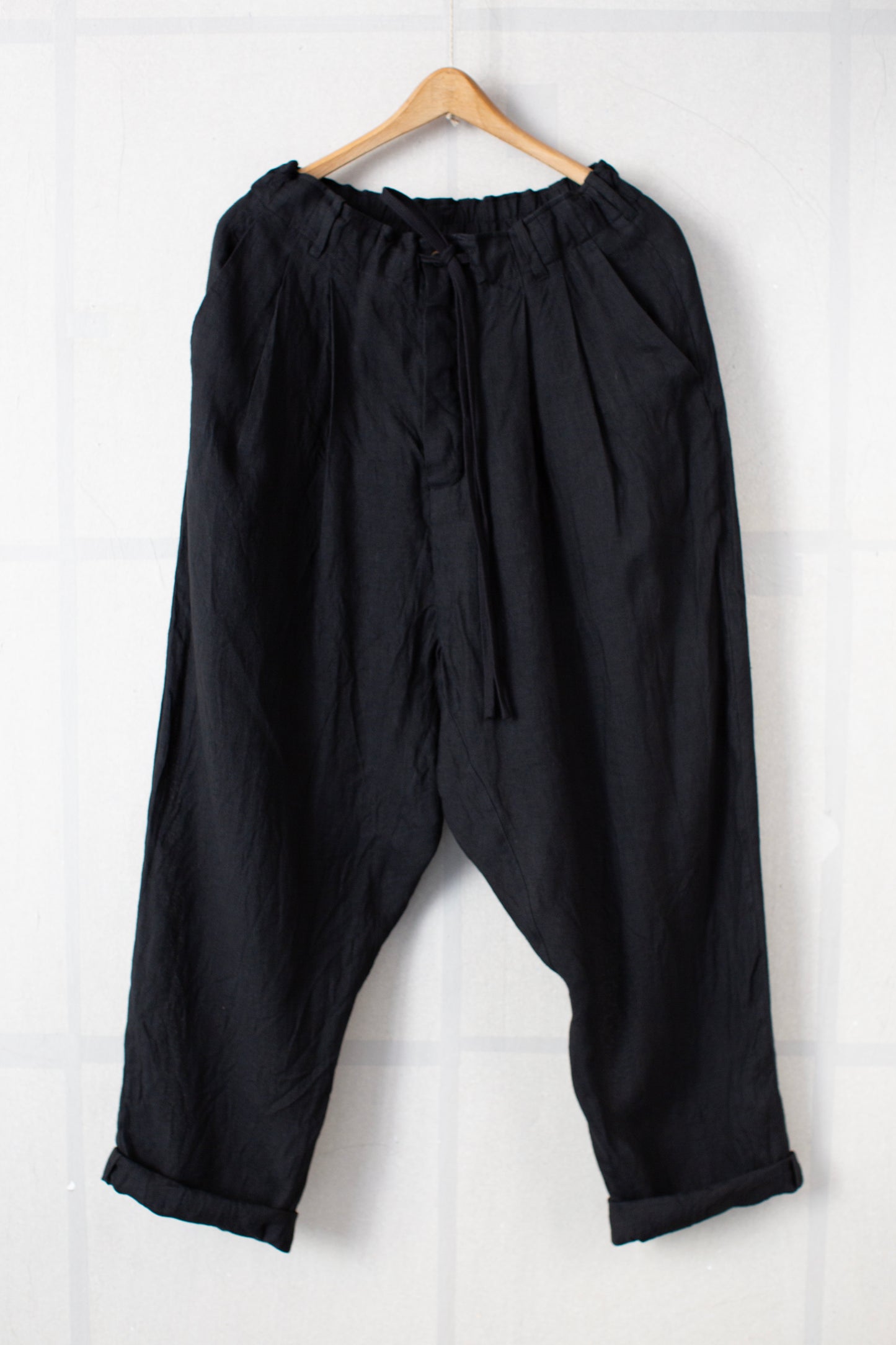 Black Two-Tucked Sarouel Pants