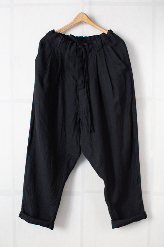 Black Two-Tucked Sarouel Pants