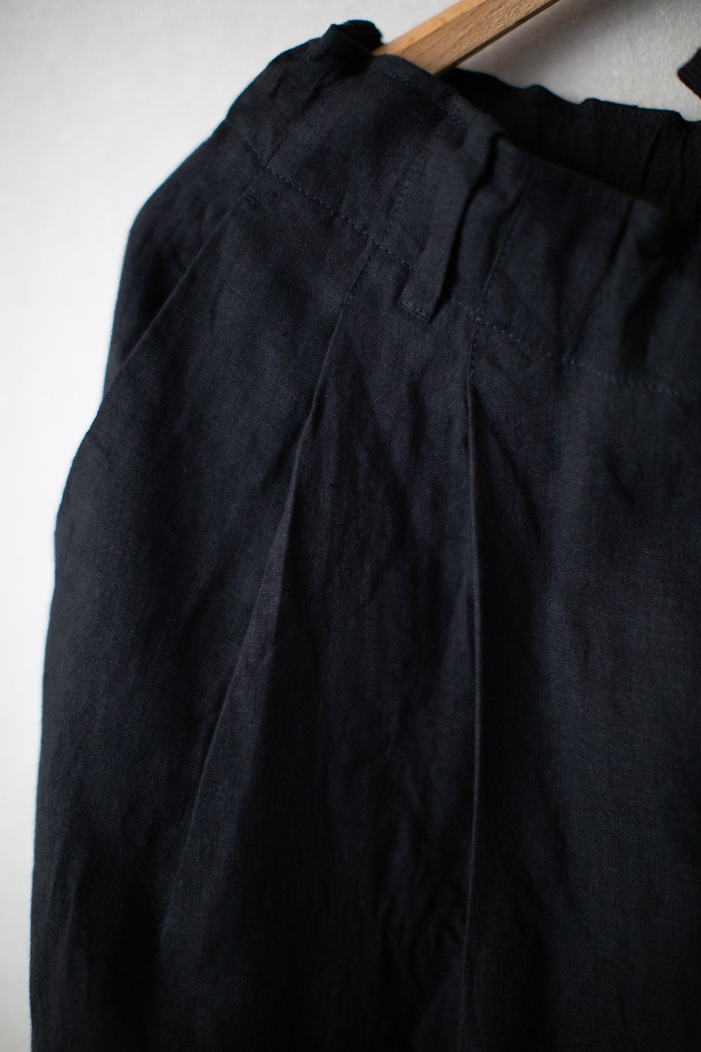 Black Two-Tucked Sarouel Pants