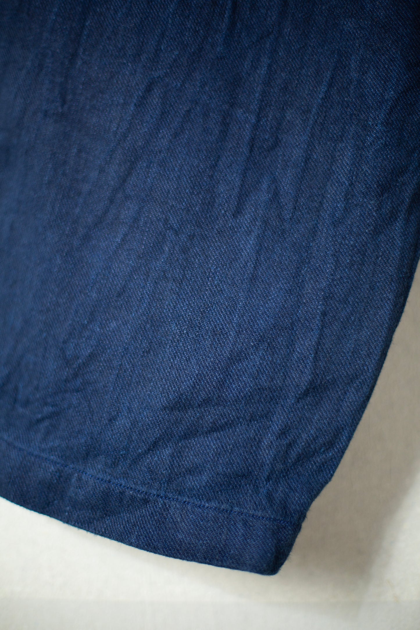 comfortable cropped pants in dark indigo twill-woven hemp